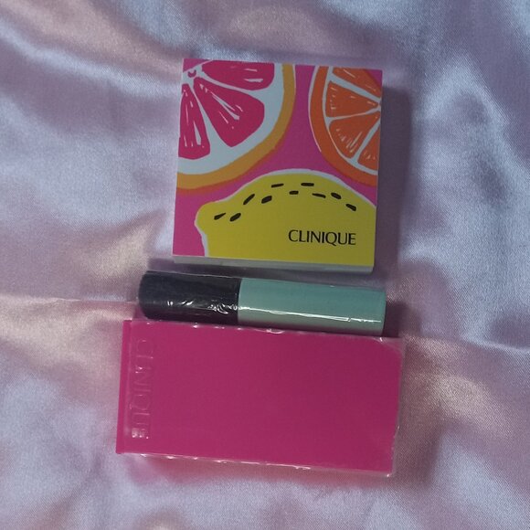 Bundle Clinique Eye Shadow Makeup Palletes with Brush Applicator - Picture 4 of 5